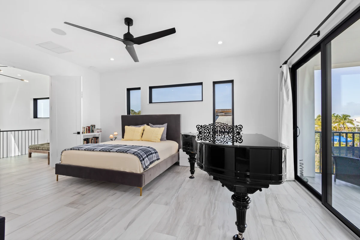 Airy modern bedroom and sitting area